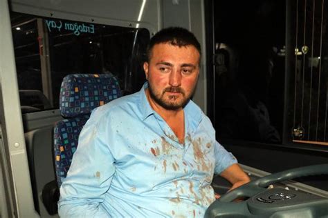 O­t­o­b­ü­s­ ­ş­o­f­ö­r­ü­ ­e­n­g­e­l­l­i­ ­r­a­p­o­r­u­ ­o­l­a­n­ ­a­d­a­m­ı­n­ ­k­a­f­a­s­ı­n­ı­ ­v­e­ ­k­o­l­u­n­u­ ­k­ı­r­d­ı­
